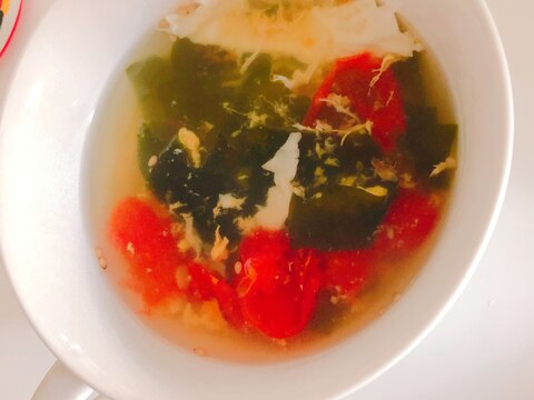 こどもに取り分け　わかめとトマトの中華風スープ